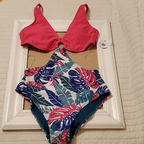 NWT Decree pink with leaf pattern one piece O ring swimsuit size Small - Picture 3 of 10